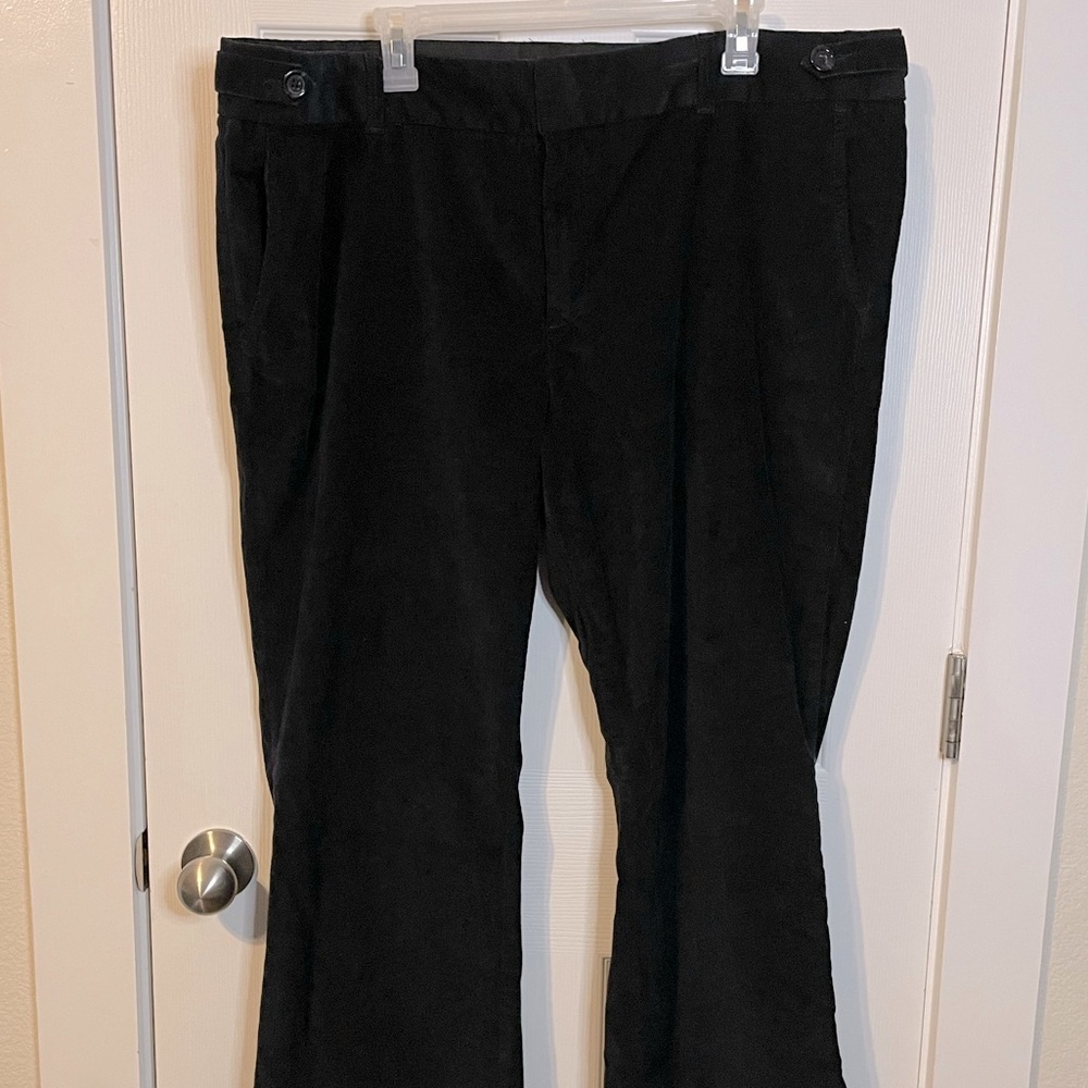 NWT Eddie Bauer black corduroy ‘Classic’ trousers plus sz 20